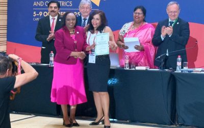 La Dra. Elena Calle Teixeira, premiada por FIGO 2025: orgullo y ejemplo para la ginecología peruana